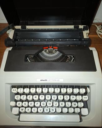 Macchina da scrivere Olivetti Lettera 40