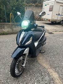 Beverly 300