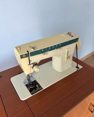 Macchina da cucire SINGER FashionMate 257 + mobile