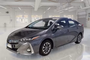 TOYOTA PRIUS PLUG-IN HYBRID 5 PORTE BERLINA