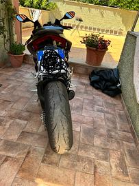 Ducati Panigale V2 back in black