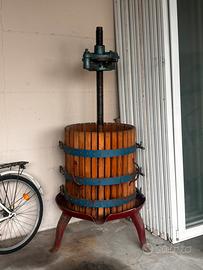 Pressa manuale vino