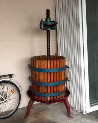 Pressa manuale vino