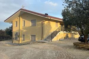 Appartamento a Arielli (CH)