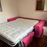 Divano-letto matrimoniale fucsia