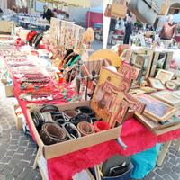 Svendita di TUTTI gli oggetti della bancarella