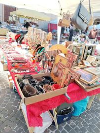Svendita di TUTTI gli oggetti della bancarella