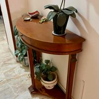 Piccola console da ingresso