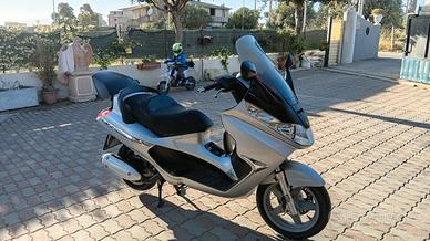 piaggio x8 200 çëdo con enduro targato