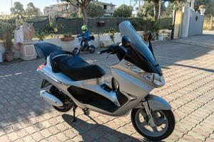 piaggio x8 200 çëdo con enduro targato