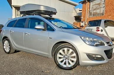 COME NUOVA Opel astra j 