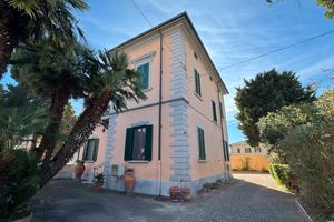 Esclusiva - VILLA PRESTIGIOSA NEL CENTRO