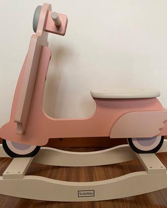 Dondolo in legno Rose the Scooter