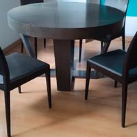 Tavolo in legno in rovere tabacco con sedie