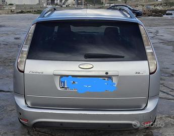 Ford Focus titanium  sw 1.6  10/2010