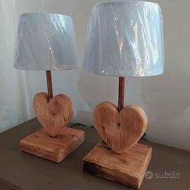 stupenda coppia di lampade cuore legno massello 