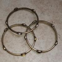 set di 3 Bracciali rigidi in metallo con pietre