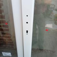 porta finestra bicolore con serratura 