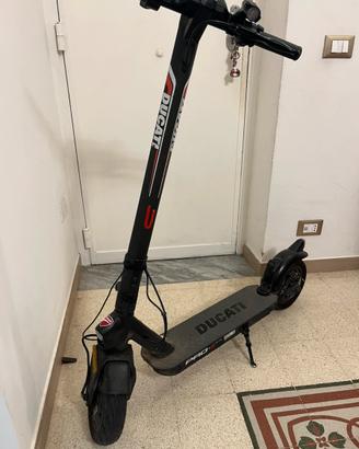 Monopattino elettrico ducati pro 2