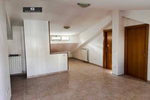 Attico / Mansarda di 86 m² con 3 locali a Teramo