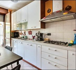 Cucina componibile completa con elettrodomestici