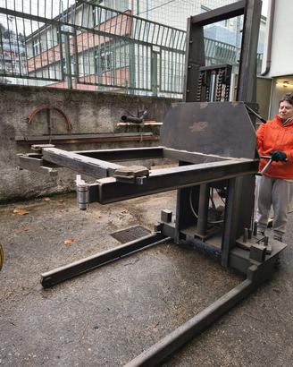Ponte elevatore autoveicoli artigianale