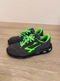 Scarpe U-Power.
