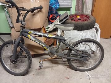 bicicletta bmx