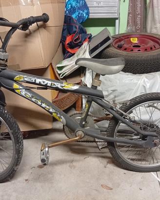 bicicletta bmx