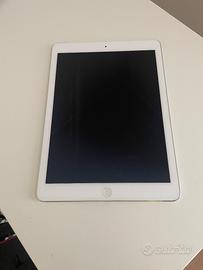 iPad Air completo di custodia in pelle