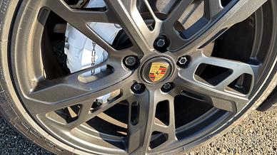 Porsche Taycan 4 Cross Turismo