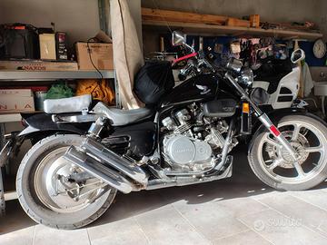 Honda VF 750 c Supermagna