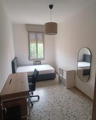 Stanza singola in zona Rosta