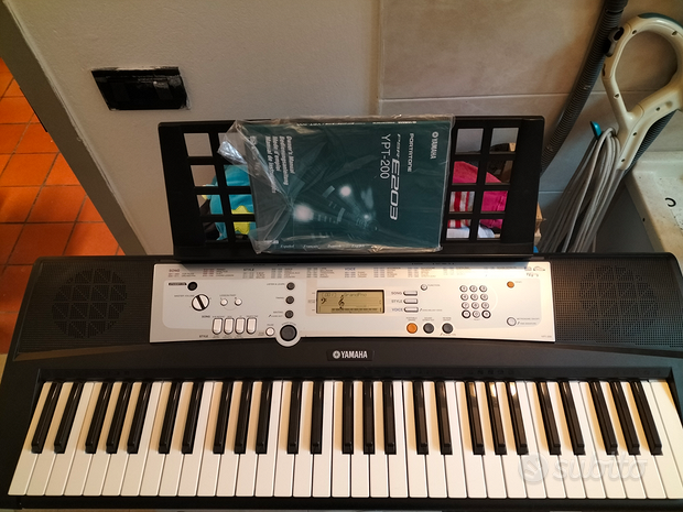 Tastiera Yamaha ypt 200 completa come nuova