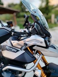 MOTO TRIUMPH 900 RALLY PRO