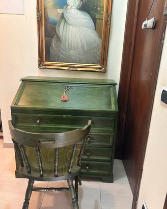 Scrittoio con cassettiera in legno africano