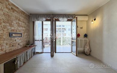 TRE LOCALI CON TERRAZZO E BOX