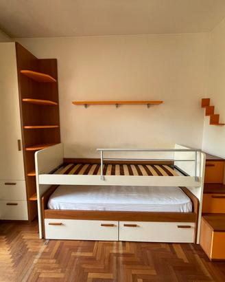 Cameretta con letto a castello