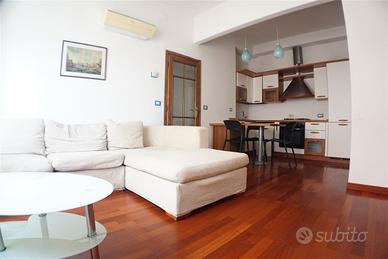 Trilocale con balcone e posto auto