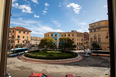 Centralissimo e luminoso quadrivano con ascensore