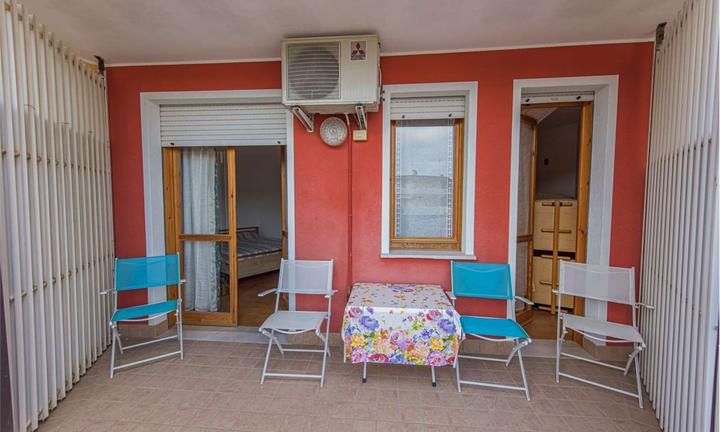 Appartamento 2 camere da letto in piccolo stabile