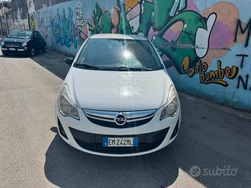 Opel Corsa 1.2 5 porte benzina/GPL