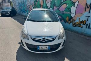 Opel Corsa 1.2 5 porte benzina/GPL