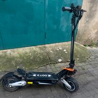 Monopattino elettrico 900/500W