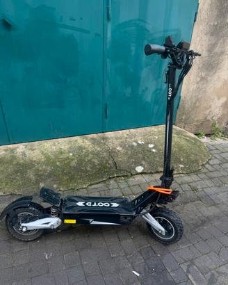Monopattino elettrico 900/500W