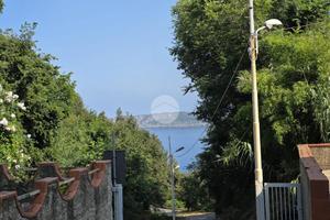 4 LOCALI A SAN NICOLA ARCELLA