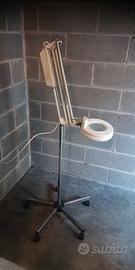 Lampada a neon ,con lente ,e stativo