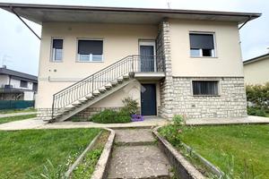 VILLA SINGOLA A GRUMELLO DEL MONTE