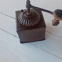 Macinino da caffè antico