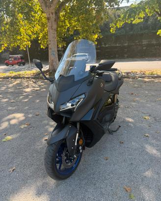 Tmax 560 icon blue